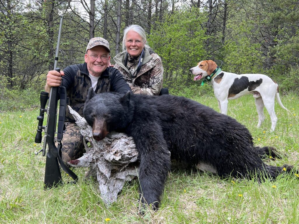 sawtoothBC-March24-Black-bear-IMG_5704-2000px-75p